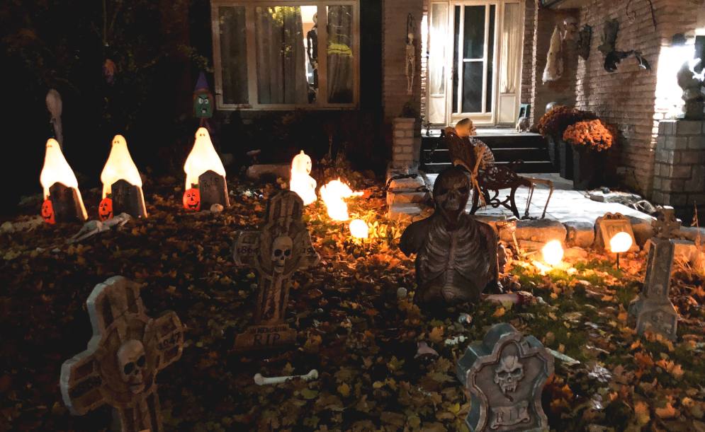 How to Decorate Your Garden for Halloween?